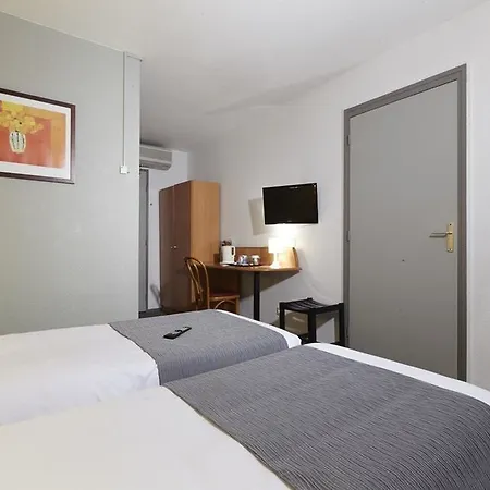 Отель Le Neron - Logis 3*