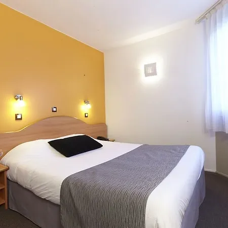 Le Neron - Logis Отель Fontanil-Cornillon